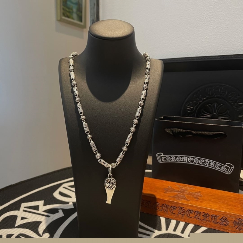 Ch**me He**ts necklaces